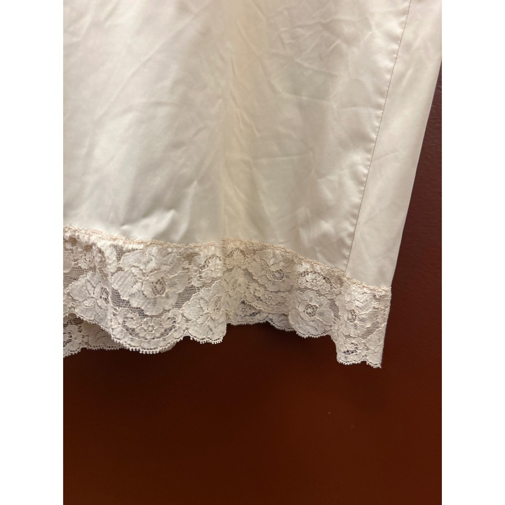 Vintage Vanity Fair Full Slip Cream Lace Trim Coquette Bridal Pinup Lingerie 38 - Picture 5 of 6